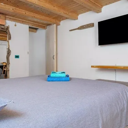 Diec10 Habitación en casa particular Murta Maria